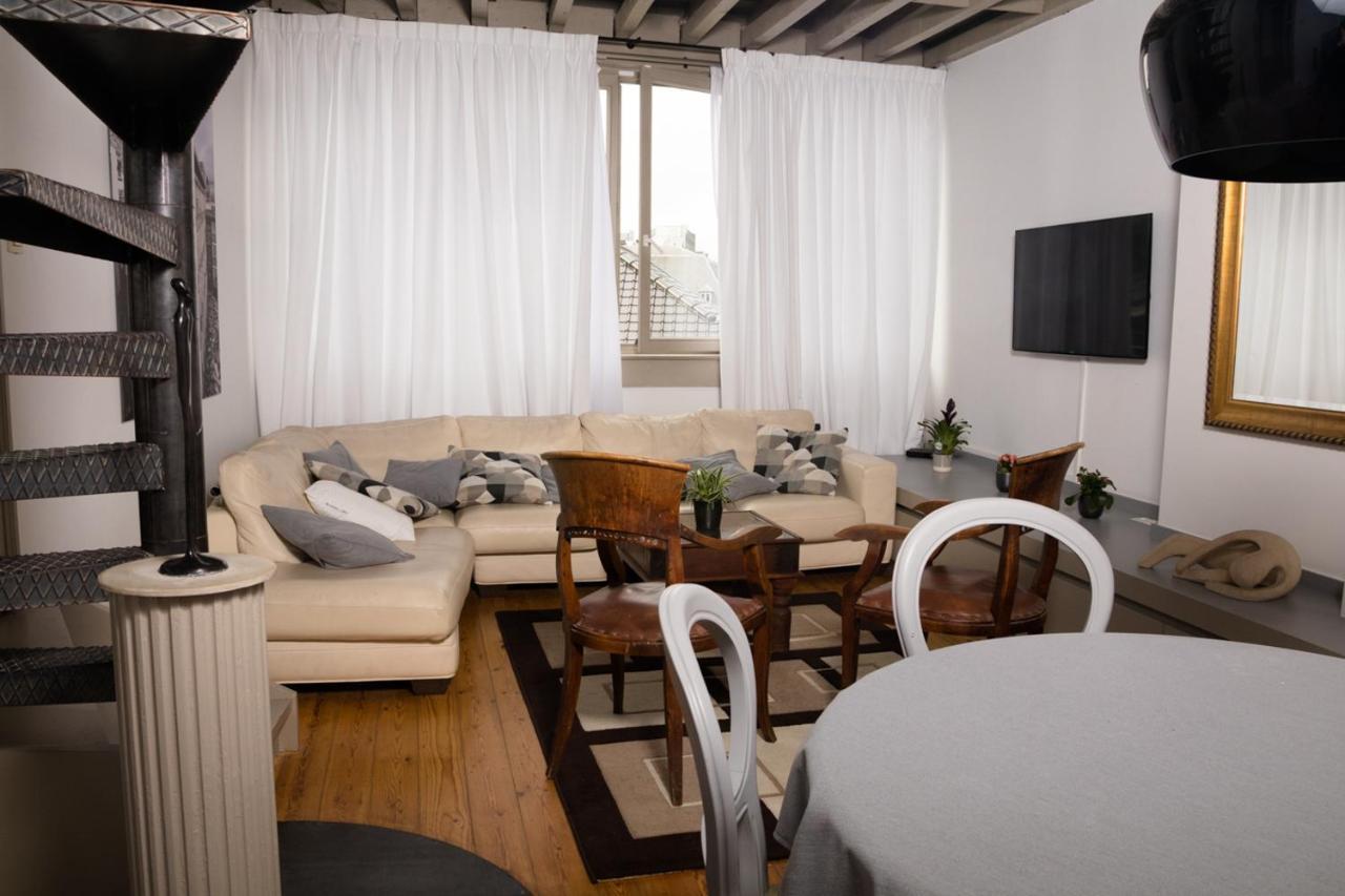 Duplex dernier étage avec terasse à deux pas de la grand place Bruxelles Extérieur photo